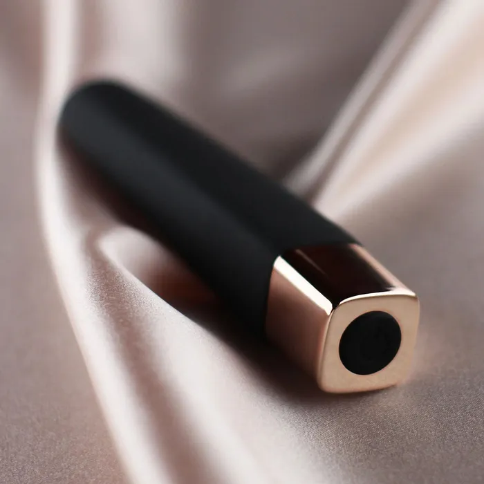 Female Sex Toys Edonista Quinn 10 Modes Silicone Bullet Vibrator Black